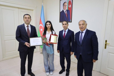 İsmayıllı Rayon İcra Hakimiyyətinin başçısı Nahid Bağırov 2024–2025-ci tədris ilində İsmayıllı rayonunda təhsil sahəsində yüksək nəticə göstərmiş məzunlarla görüş keçirib