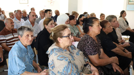 Vətəndaşlarla növbəti səyyar qəbul Topçu kəndində keçirildi