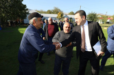 Vətəndaşlarla növbəti səyyar qəbul Zeyvə kəndində keçirilib