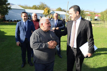 Vətəndaşlarla növbəti səyyar qəbul Zeyvə kəndində keçirilib