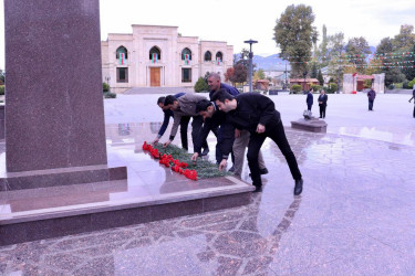 1 Noyabr Kənd Təsərrüfatı İşçilərinin Peşə Bayramıdır