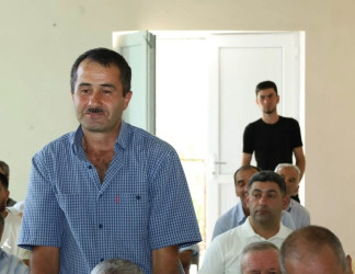 Vətəndaşlarla növbəti səyyar qəbul Mücü kəndində keçirildi
