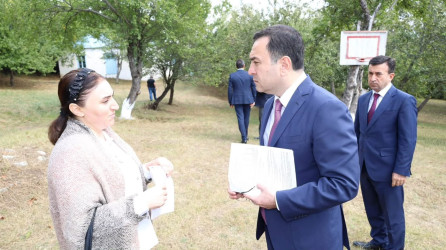 Vətəndaşlarla növbəti səyyar qəbul Tağlabiyan kəndində keçirildi