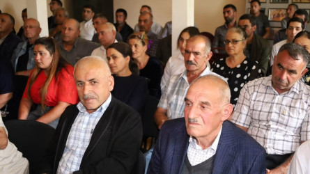 Vətəndaşlarla növbəti səyyar qəbul Əhən kəndində keçirildi