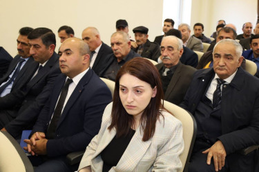 Vətəndaşlarla növbəti səyyar qəbul  İsmayıllı şəhər 4 saylə tam orta məktəbdə keçirilib