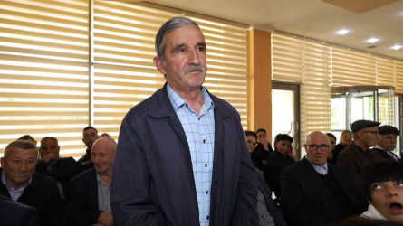 Vətəndaşlarla növbəti səyyar qəbul rayonun Olimpiya İdman Kompleksində keçirildi