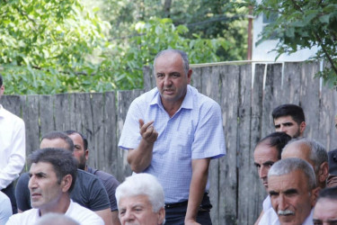 RİH başçısı Nahid Bağırovun sakinlərlə yerlərdə görüşləri davam edir
