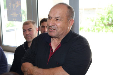 Vətəndaşlarla növbəti səyyar qəbul Kürdeldarbəyli kəndində keçirilib