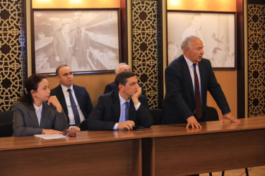 Azərbaycan Respublikasının Prezidenti, YAP sədri cənab İlham Əliyevin partiyanın VIII Qurultayındakı nitqindən irəli gələn məsələlərlə bağlı müşavirə keçirilib