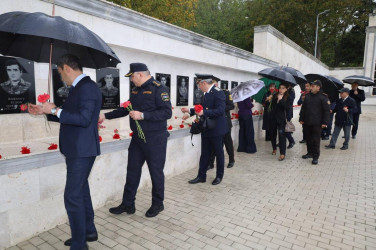 İsmayıllı rayonunda 27 Sentyabr-Anım Günü münasibətilə ölkəmizin ərazi bütövlüyü uğrunda canlarından keçmiş şəhidlərimizin əziz  xatirəsi yad edilib