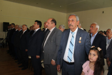 Şəhid Zaman Qarayevin adını daşıyan Qalınçaq kənd tam orta məktəbinin 100 illik yubileyi keçirilib