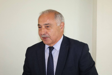 Rayon rəhbəri 1 nömrəli məktəbin kollektivi ilə görüş keçirib