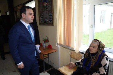 Vətəndaşlarla növbəti səyyar qəbul Mollaisaqlı kəndində keçirilib