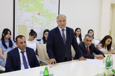 İsmayıllı Rayon İcra Hakimiyyətinin başçısı Nahid Bağırov 2024–2025-ci tədris ilində İsmayıllı rayonunda təhsil sahəsində yüksək nəticə göstərmiş məzunlarla görüş keçirib