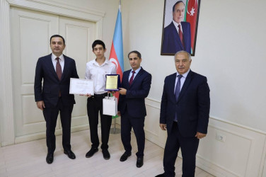 İsmayıllı Rayon İcra Hakimiyyətinin başçısı Nahid Bağırov 2024–2025-ci tədris ilində İsmayıllı rayonunda təhsil sahəsində yüksək nəticə göstərmiş məzunlarla görüş keçirib