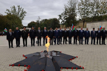 İsmayıllıda 27 sentyabr Anım Günü ilə əlaqədar Şəhidlər Xiyabanı ziyarət edilib