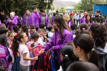 DOST Agentliyi Rayon İcra Hakimiyyəti ilə birgə 15 Sentyabr Bilik Günü ilə əlaqədar “DOST Sevinci” layihəsini həyata keçirib