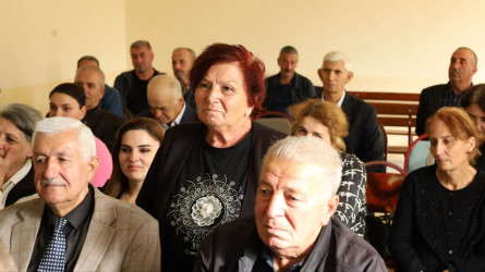 Vətəndaşlarla növbəti səyyar qəbul Qarakolluq kəndində keçirildi