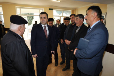 Vətəndaşlarla növbəti səyyar qəbul İsmayıllı şəhər 3 saylı tam orta məktəbdə keçirilib