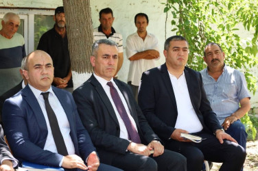 Vətəndaşlarla növbəti səyyar qəbul Uştalqışlaq kəndində keçirilib
