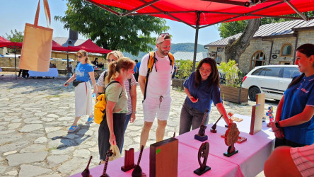 İsmayıllı “DOST Evi” tərəfindən Basqal qəsəbəsində sərgi-satış yarmarkası keçirilib