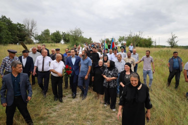 İsmayıllı rayonu Tircan kənd sakini, Vətən müharibəsi şəhidi Həsrətov Xəyal Əzim oğlunun doğum günü məzarı yanında anılıb