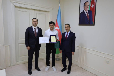 İsmayıllı Rayon İcra Hakimiyyətinin başçısı Nahid Bağırov 2024–2025-ci tədris ilində İsmayıllı rayonunda təhsil sahəsində yüksək nəticə göstərmiş məzunlarla görüş keçirib