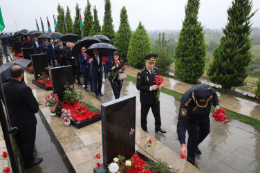 İsmayıllı rayonunda 27 Sentyabr-Anım Günü münasibətilə ölkəmizin ərazi bütövlüyü uğrunda canlarından keçmiş şəhidlərimizin əziz  xatirəsi yad edilib