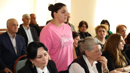 Vətəndaşlarla növbəti səyyar qəbul Qarakolluq kəndində keçirildi
