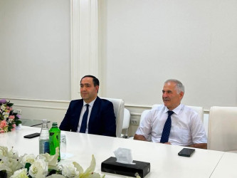 İsmayıllı Rayon İcra Hakimiyyətinin başçısı Nahif Bağırov İsmayıllı Uşaq və Ailələrə Dəstək Mərkəzinin direktoru vəzifəsində çalışan Lətifə Əliyevanı 71 illik yubileyi münasibətilə qəbul edib