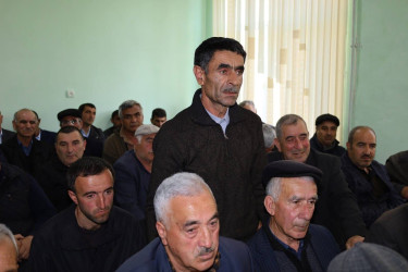 Vətəndaşlarla növbəti səyyar qəbul Diyallı kəndində keçirilib