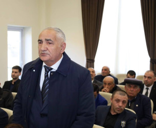 Vətəndaşlarla növbəti səyyar qəbul  İsmayıllı şəhər 4 saylə tam orta məktəbdə keçirilib