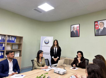 İsmayıllıda “Zorakılığa məruz qalan qadın və uşaqlara psixoloji dəstəyin göstərilməsi” mövzusunda dəyirmi masa təşkil olunub