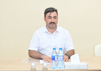 Elm və təhsil naziri Emin Əmrullayev İsmayıllı şəhərində sakinlərin müraciətlərini dinləyib.